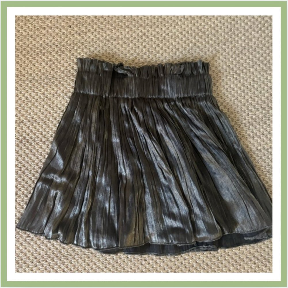 DO+BE Black Metallic Pleated Elastic Waist Mini Skirt